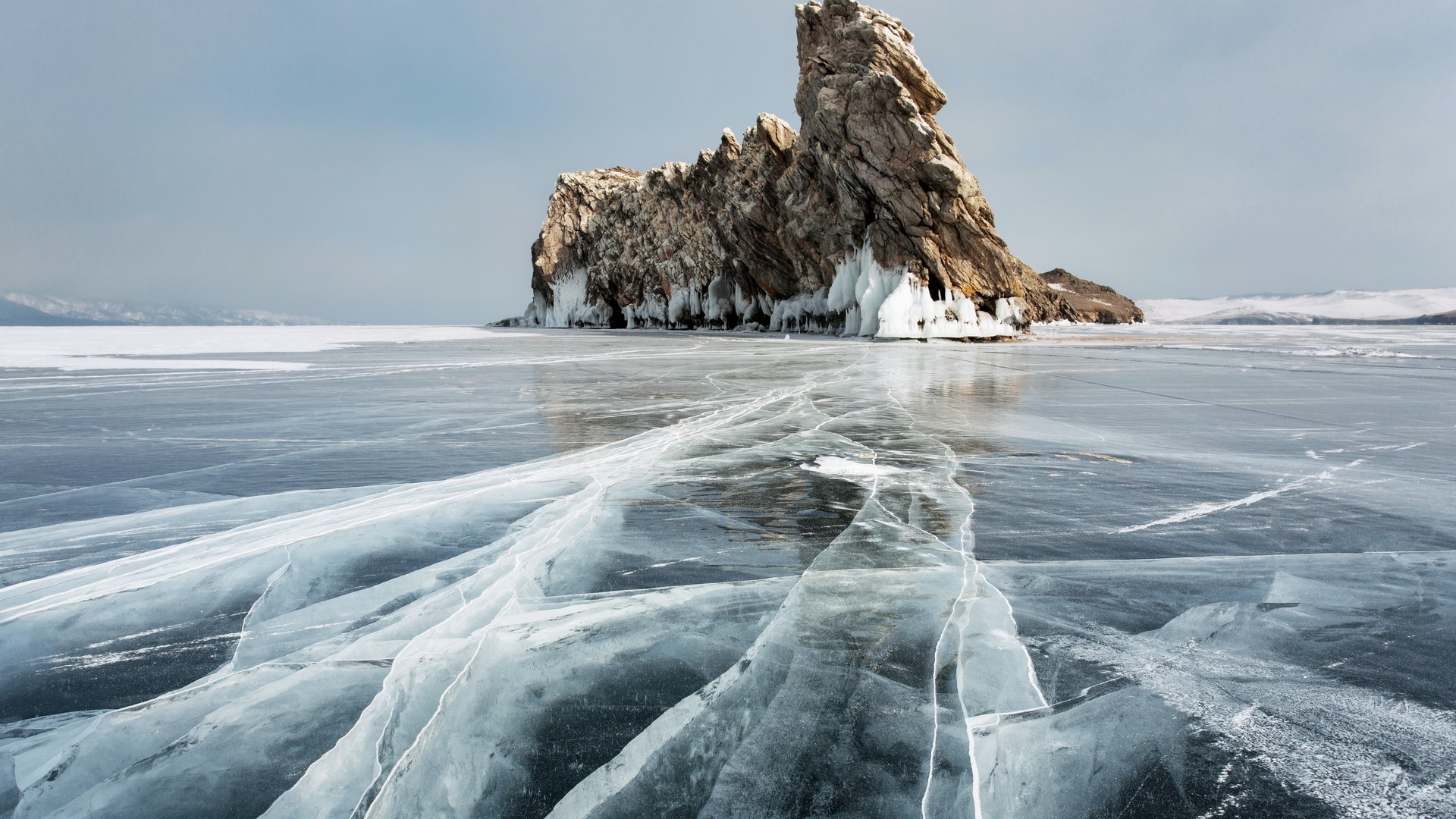 巍峨的冰川雪景