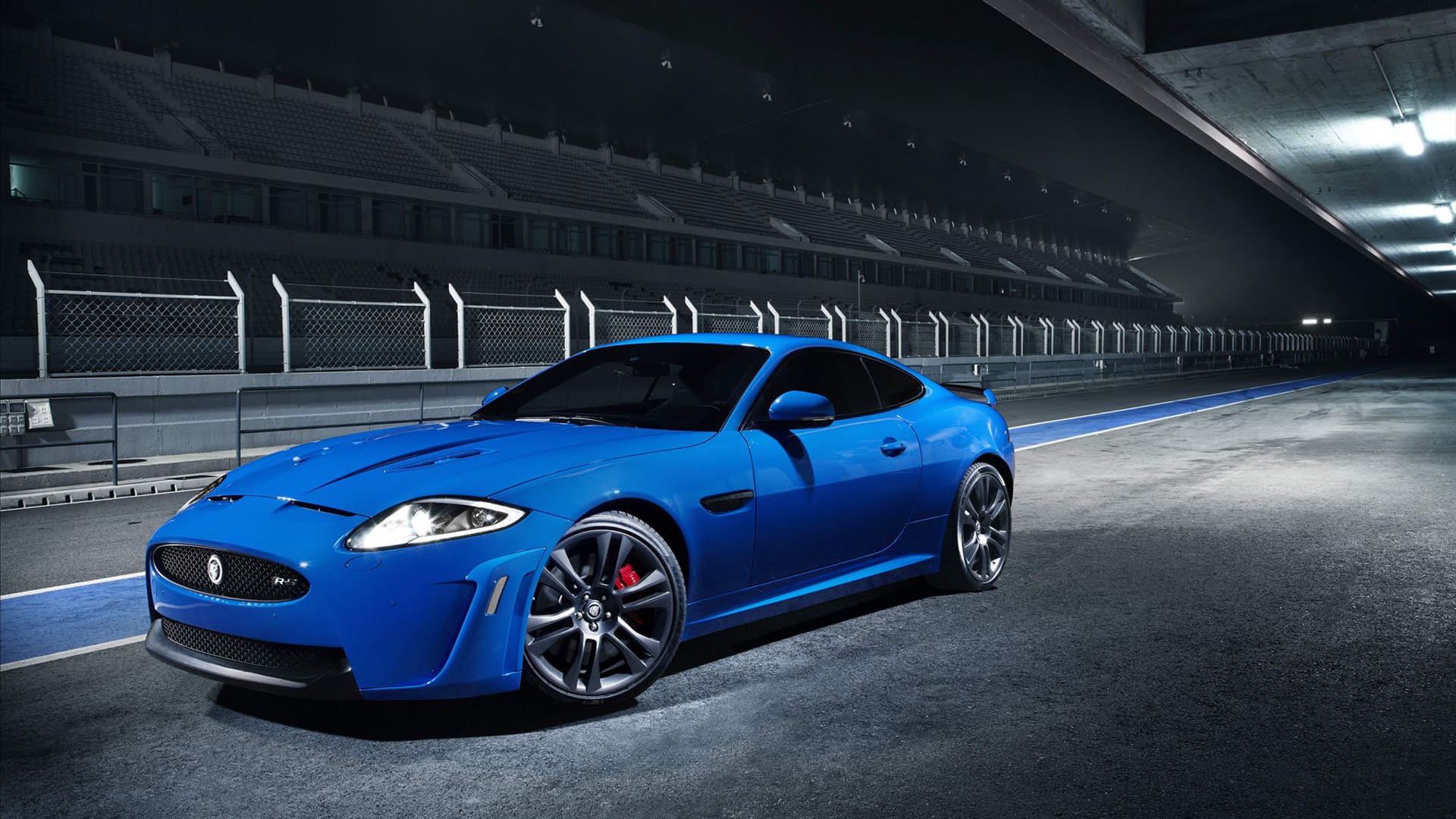 Jaguar捷豹三厢跑车桌面壁纸（2）