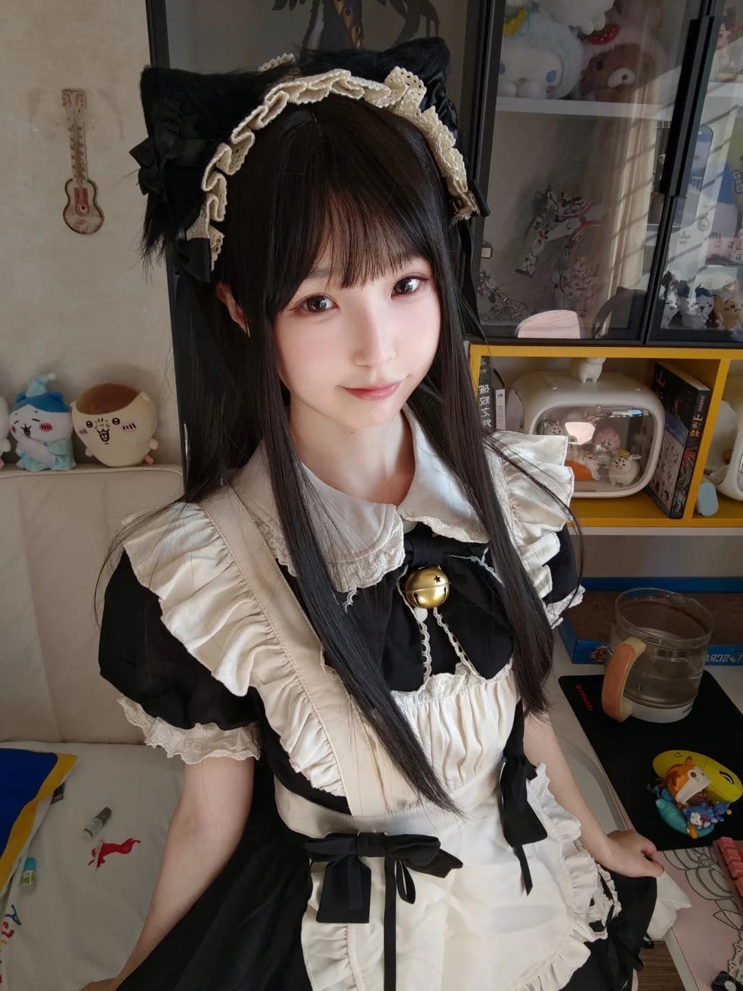 -冷艳锯：第一件黑白女仆装
