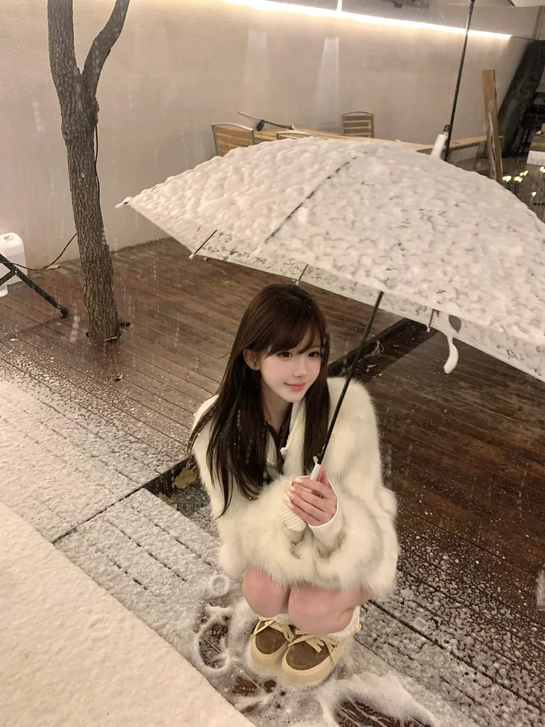 Bubu_卜卜：下雪了，白色皮草美美的（1）