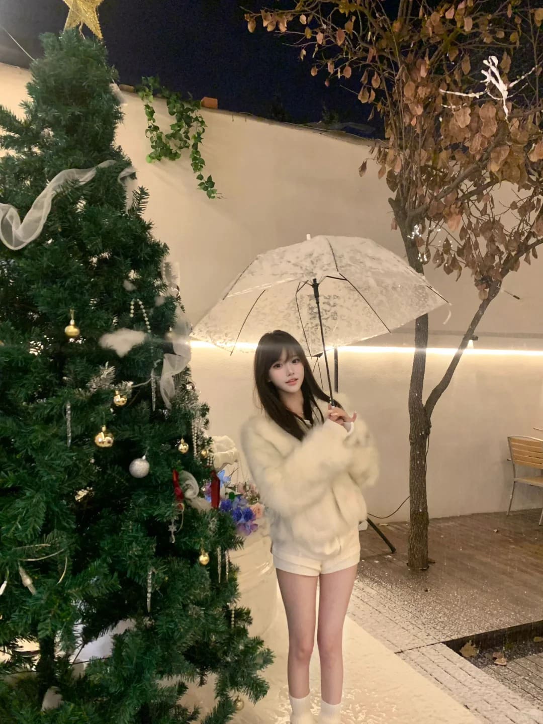 Bubu_卜卜：下雪了，白色皮草美美的（2）