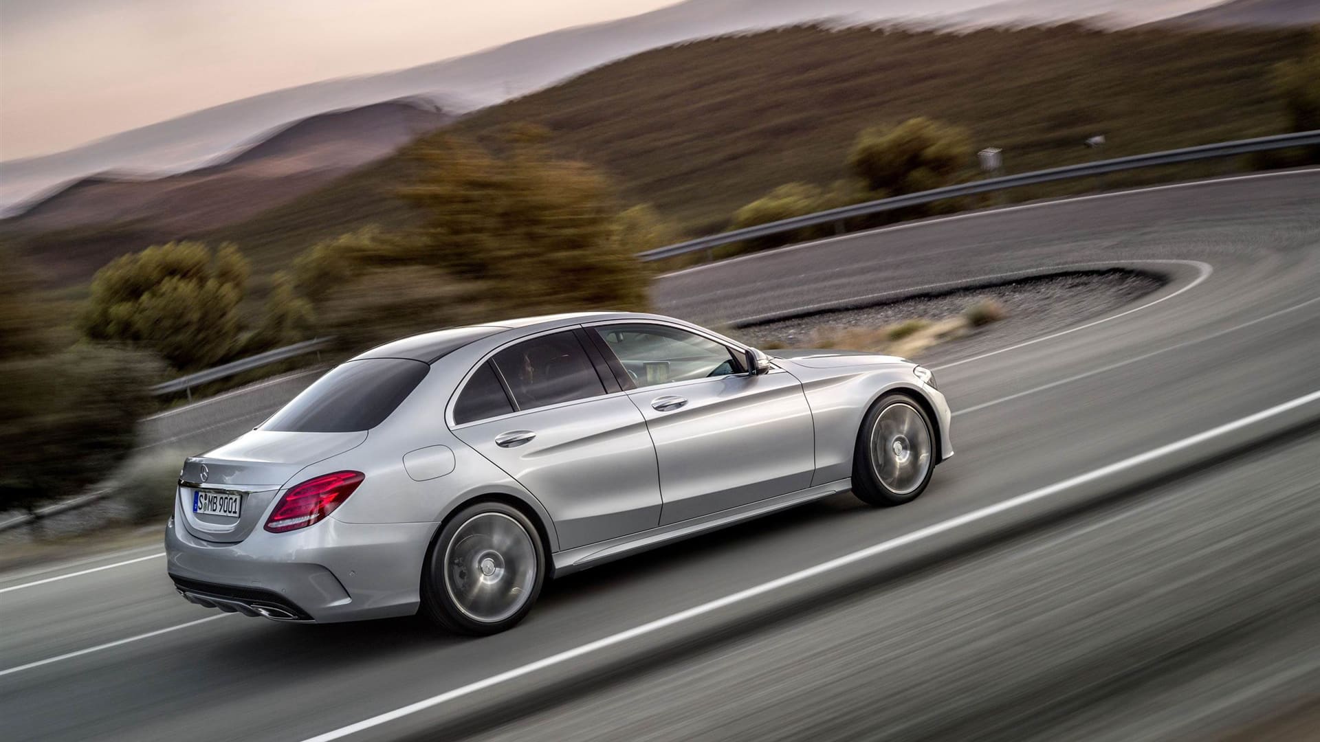 2015奔驰C级轿车桌面壁纸（1）