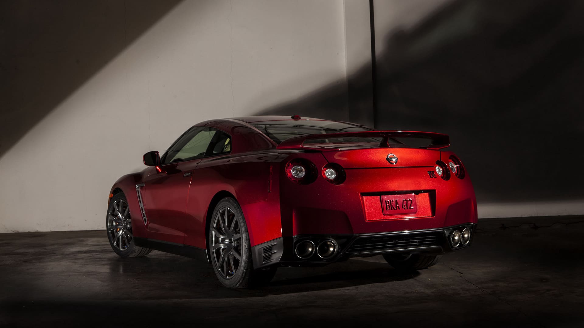 2015款日产GT-R红色炫酷跑车高清壁纸（2）