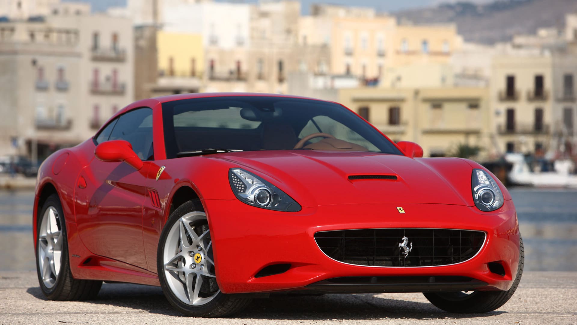 炫酷名车法拉利经典跑车图片桌面壁纸（3）