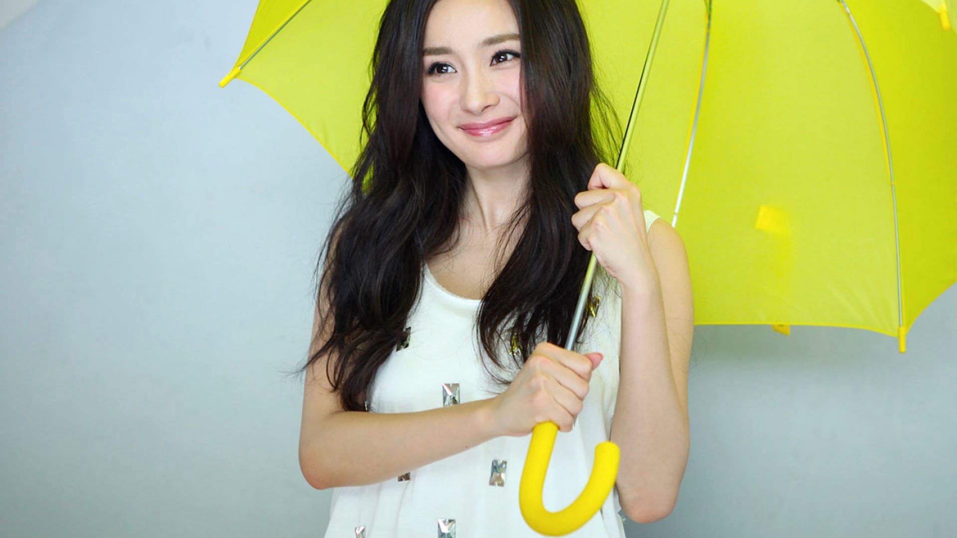 人气小花旦杨幂夏日复古风甜美写真桌面壁纸（6）