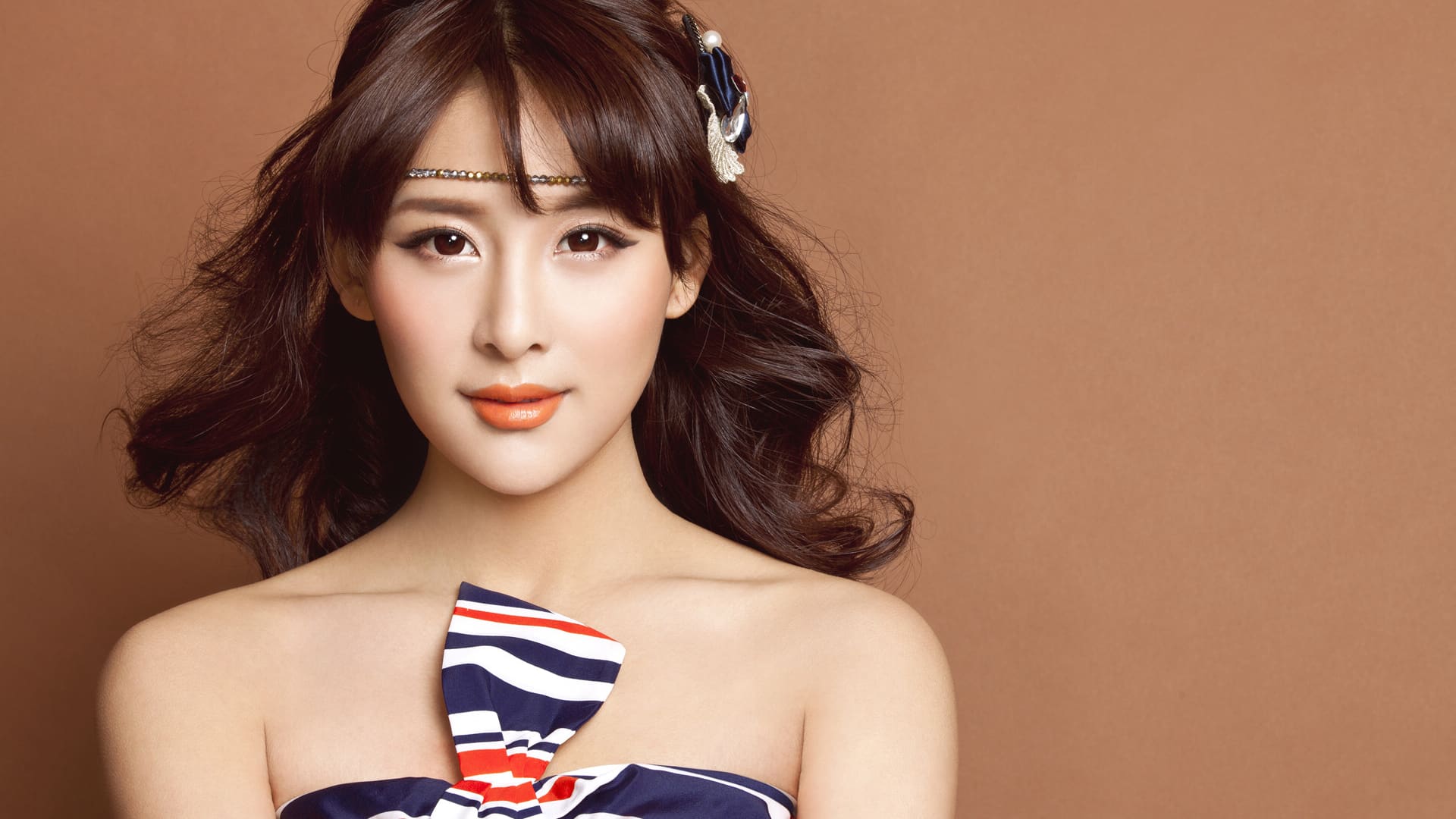 人气女星贾青性感轻熟女时尚写真桌面壁纸（1）