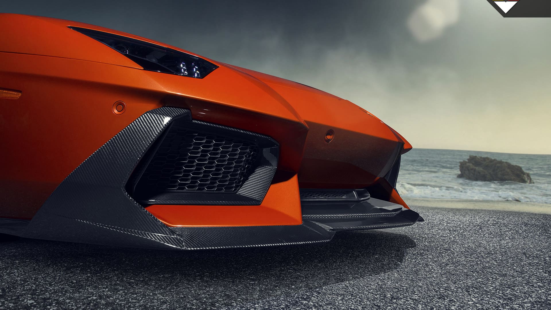 超酷兰博基尼炫彩橙色改装版跑车桌面壁纸（1）