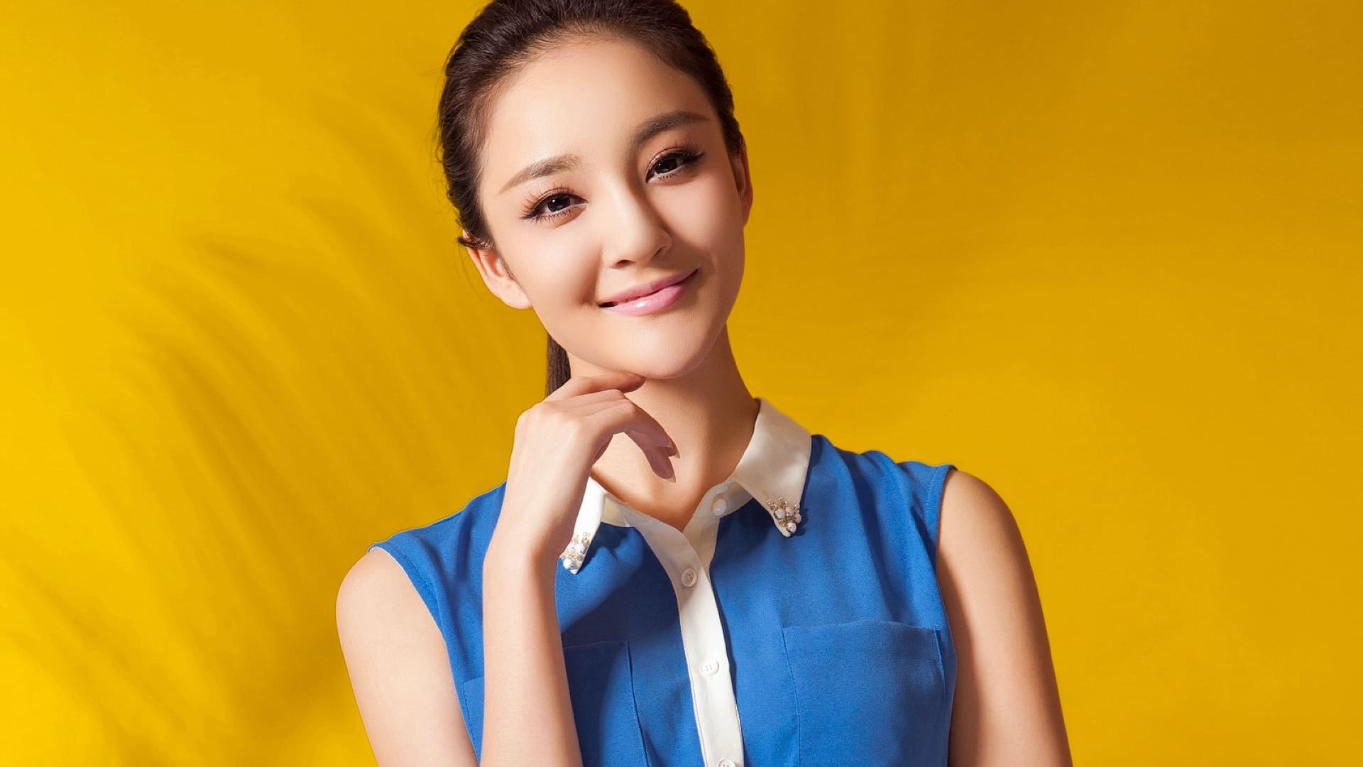 性感女星刘雨欣轻熟女时尚养眼写真桌面壁纸（3）