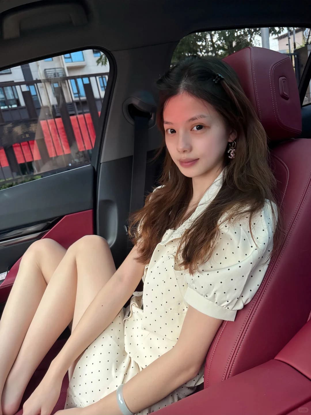 欣欣汁：车内拍照